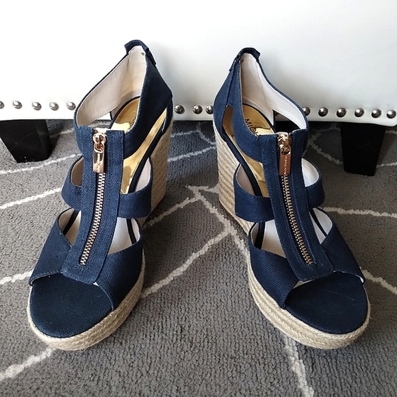 New, Michael Kors Navy Berkeley Espadrilles - Picture 1 of 15